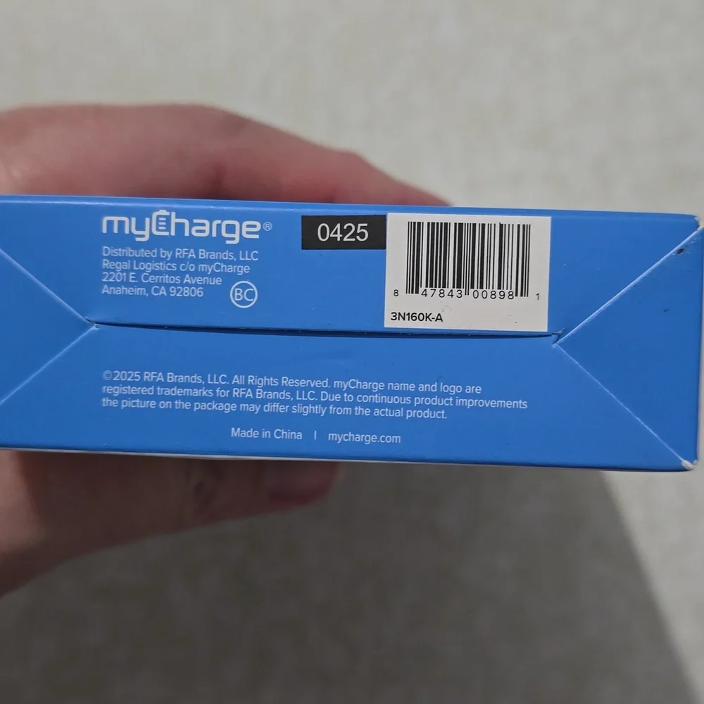 EcoHub Wireless Powerbank & Stand - iPhone Airpod &‎ Apple Watch Charger NWT